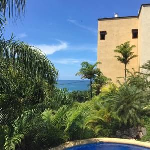 Meet your Posher, Derek